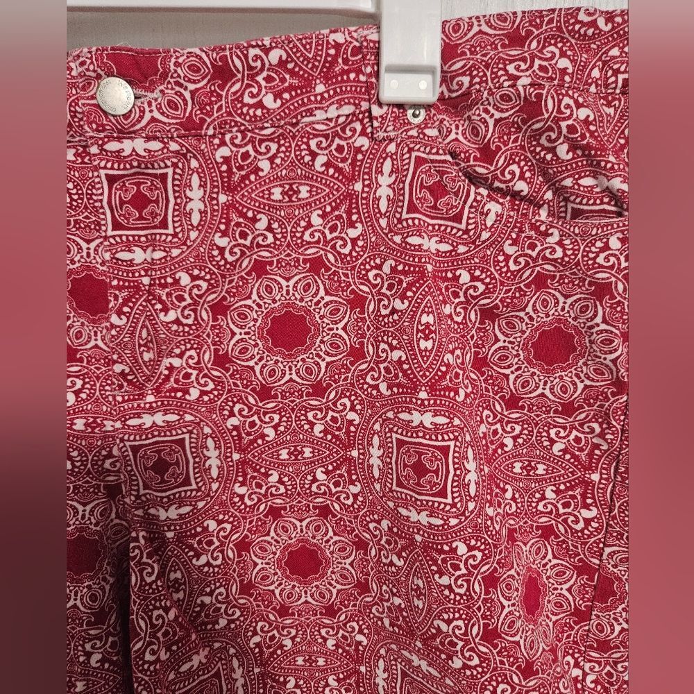 Westport Twill Shorts Red White Bandana Flat Front Casual Womens Plus 16W - Picture 3 of 8